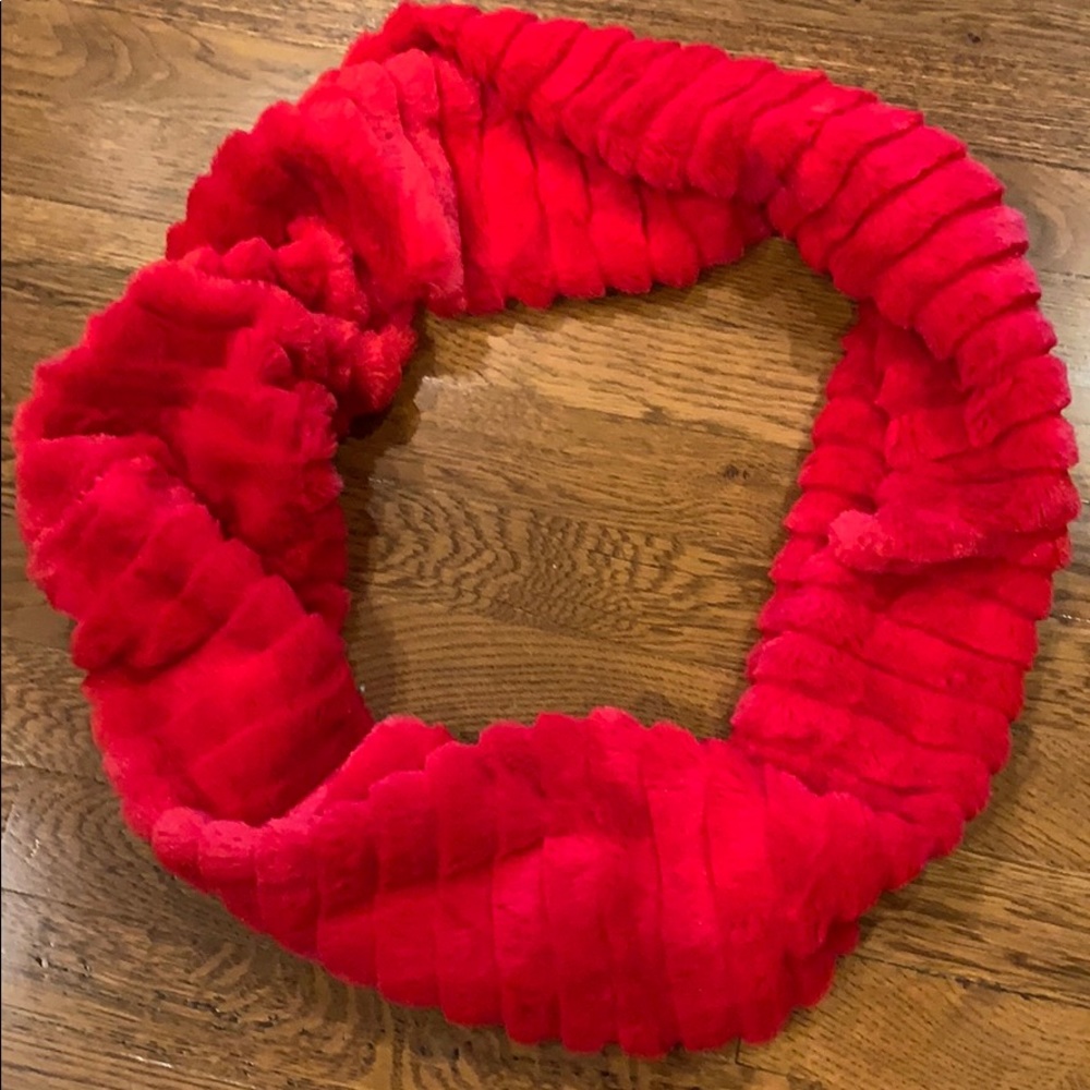 Infinity scarf